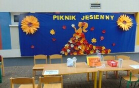 dekoracja przedstawiająca Panią Jesień
