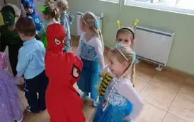 Tańczące dzieci