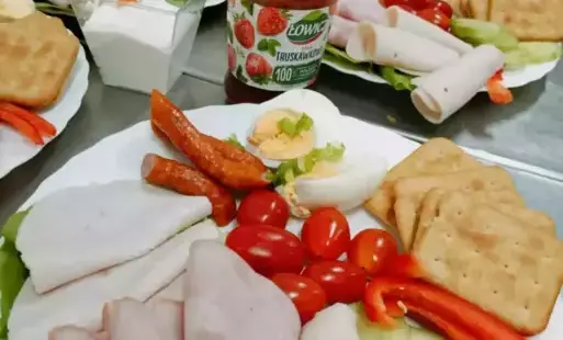 Zdjęcie do Śniadanie w postaci szwedzkiego stołu